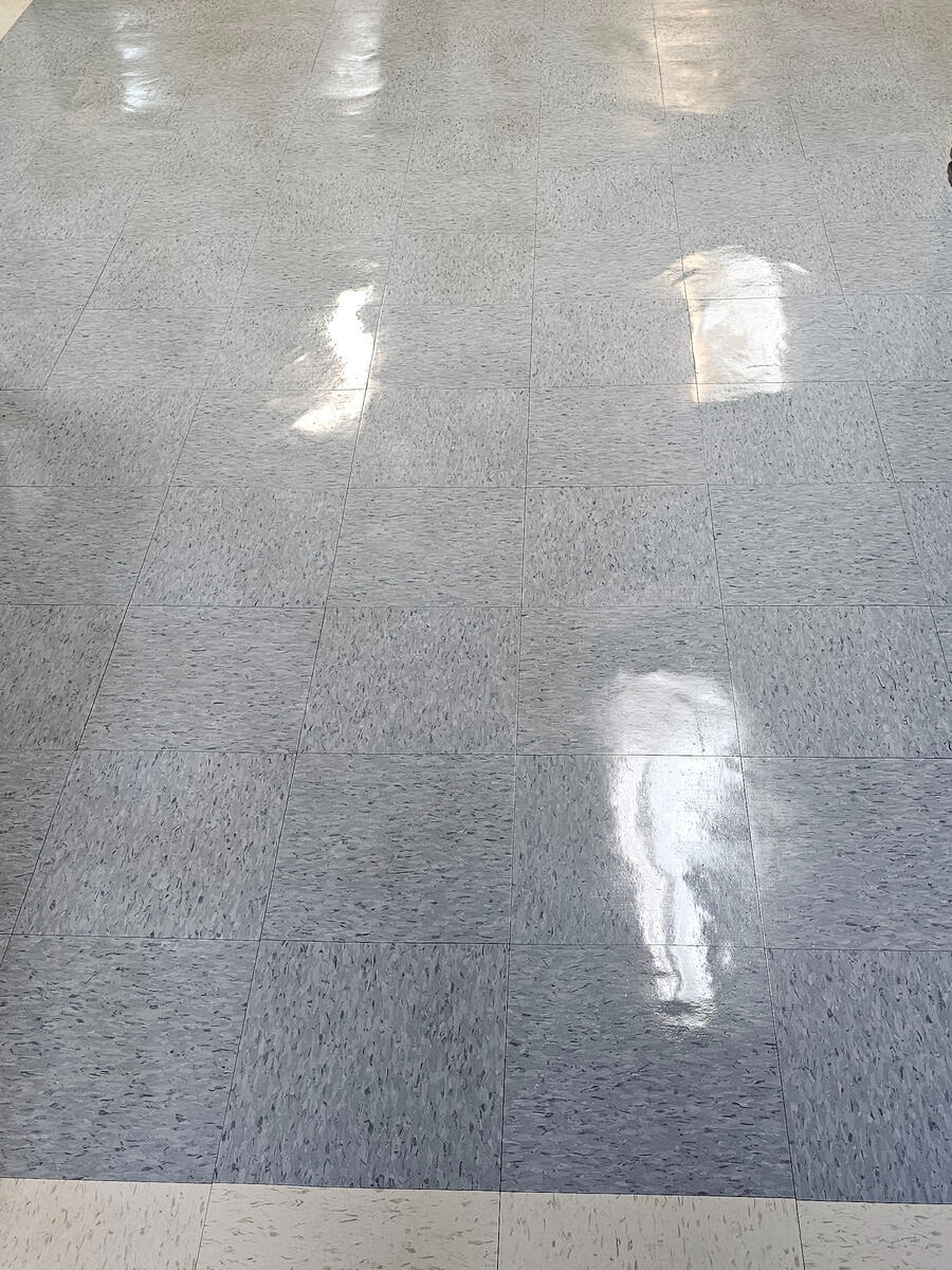 Commercial floors / Pisos comerciales