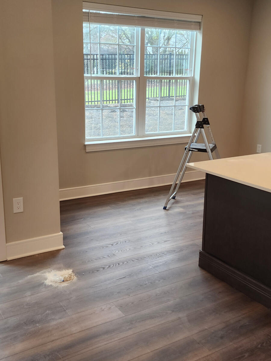 Clean floors / Pisos limpios